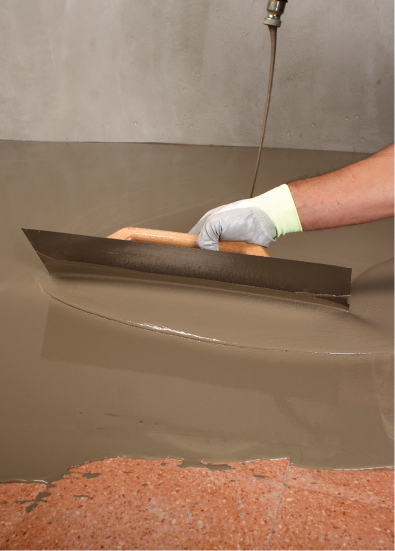 Samonivelační stěrka pro pokládku dřeva.